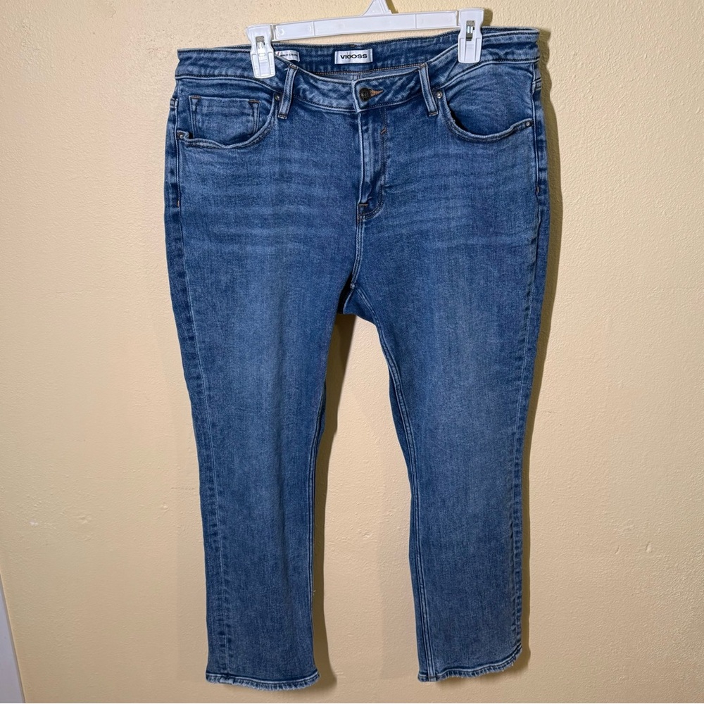 Vigoss Women's Midwash Blue Straight Jeans